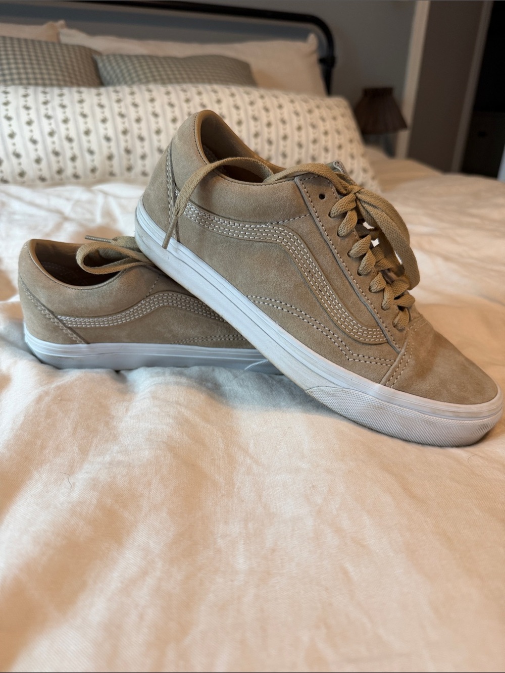 Vans Low-Top Suede Sneakers in Tan
